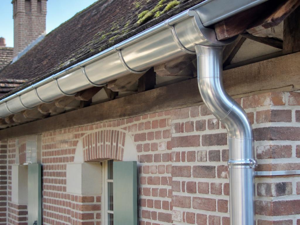 Gouttière en zinc posée à Vendôme